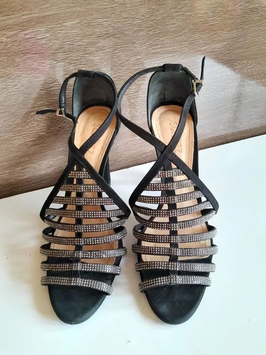 Sandália Salto Alto Schutz Preta - Foto 4