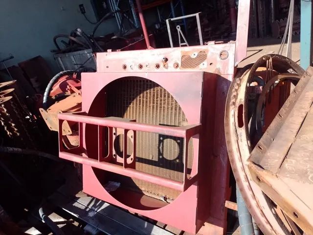 Radiador de Oleo Colhedora de cana Case A7700 / A7000 com suporte / usado perfeito estado