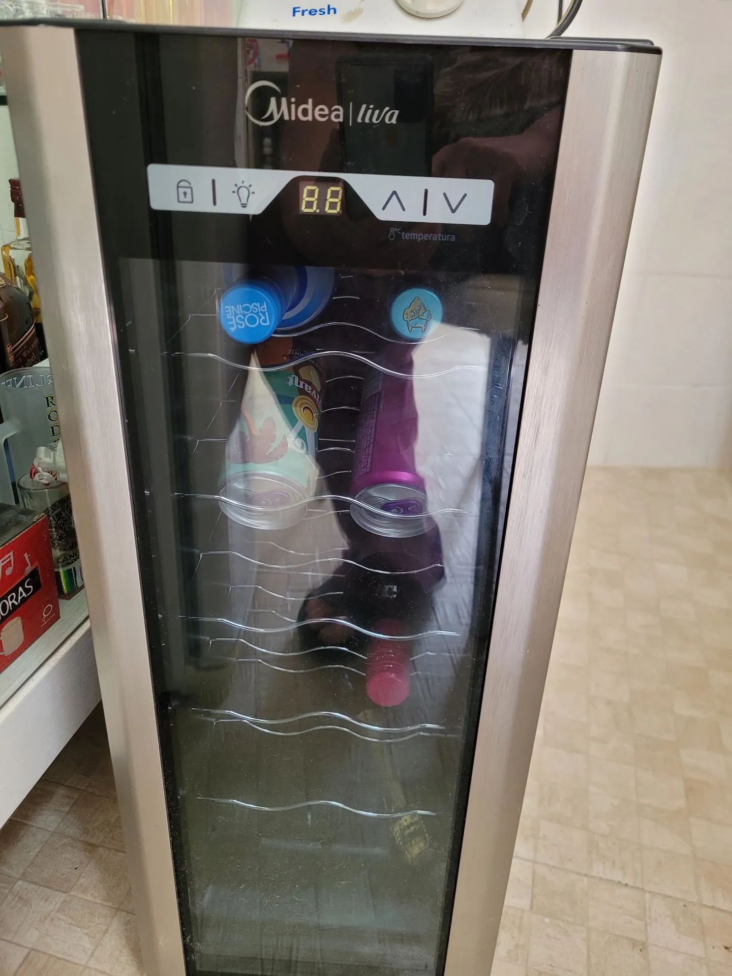 Adega MIDEA  Liva