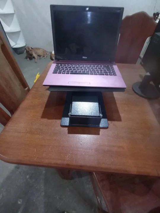 Vende-se suporte em metal com ajuste de altura e com rotação para monitor e Notebooks 150. - Foto 3
