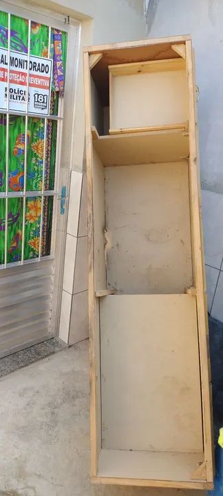 Armario no estado das fotos sem tampo e sem pés  - Foto 5