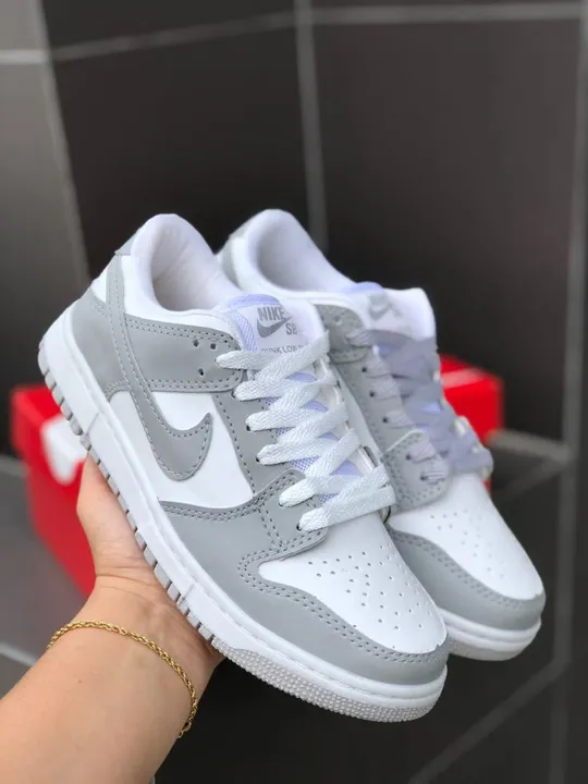 Nike Dunk Low - Cinza e Branco