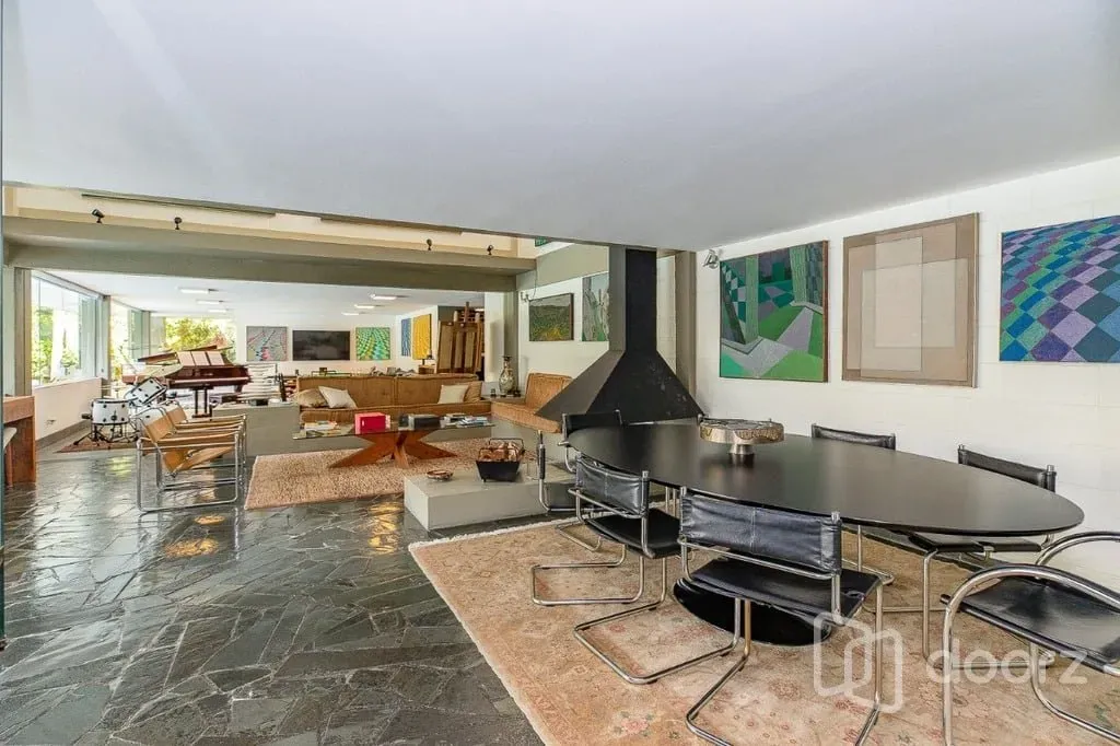 Imóvel na Ministro Álvaro de Souza Lima com 3 dormitórios e 600m²