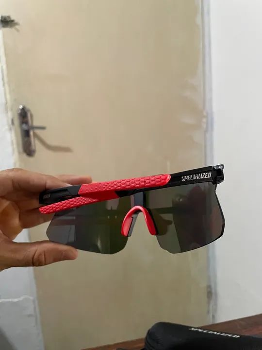 Óculos speciauzed preto e vermelho  - Foto 4