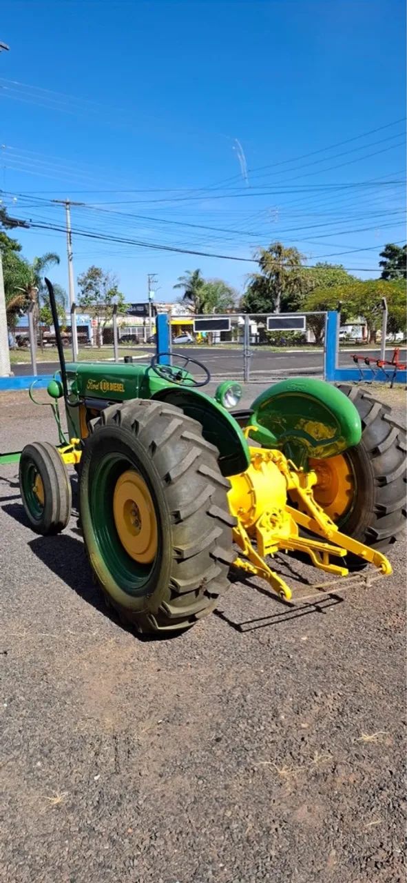 Trator Ford BR Diesel - Restauração impecável! - Foto 3
