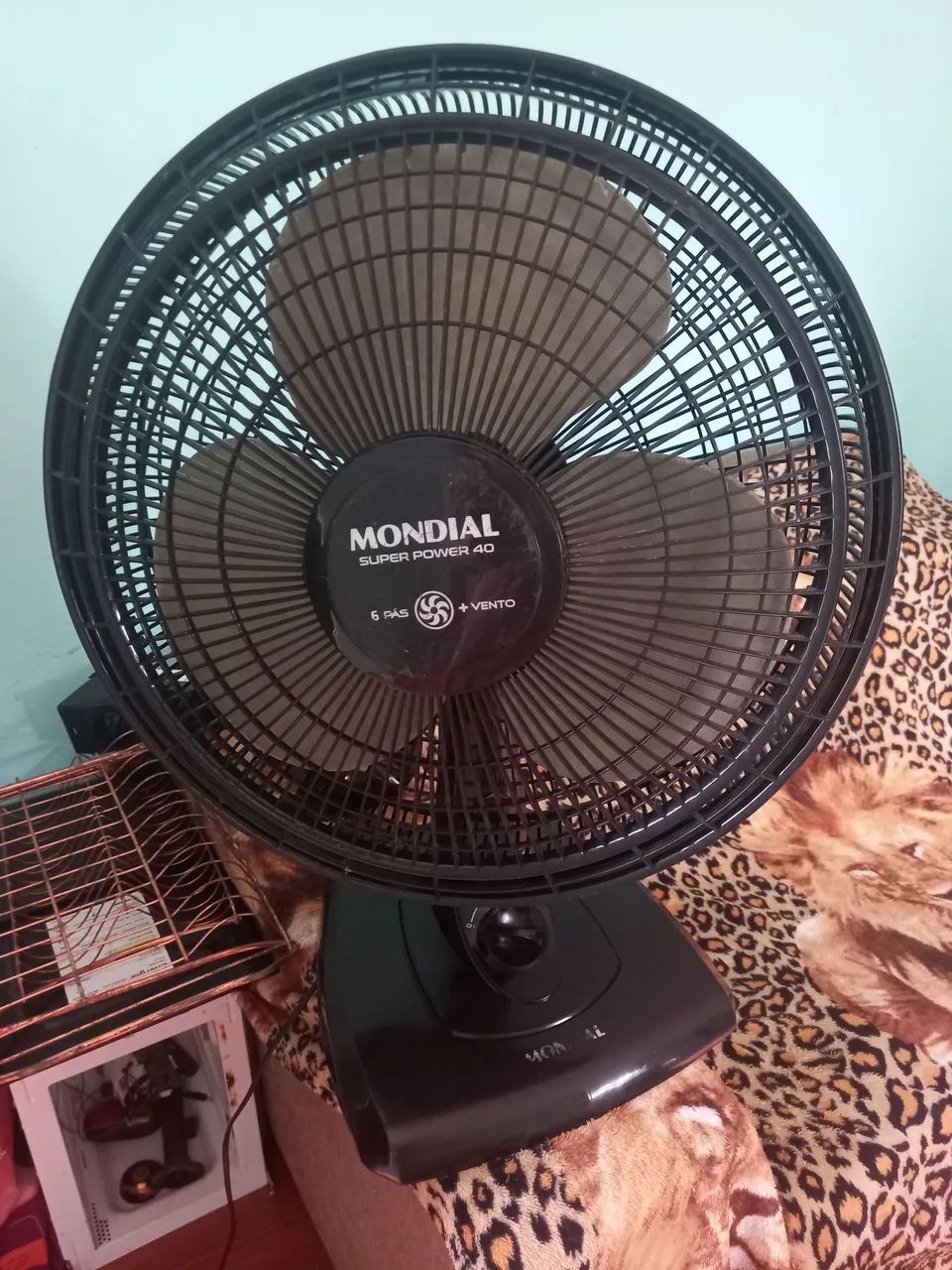 Ventilador Mondial 40cm em bom estado. 