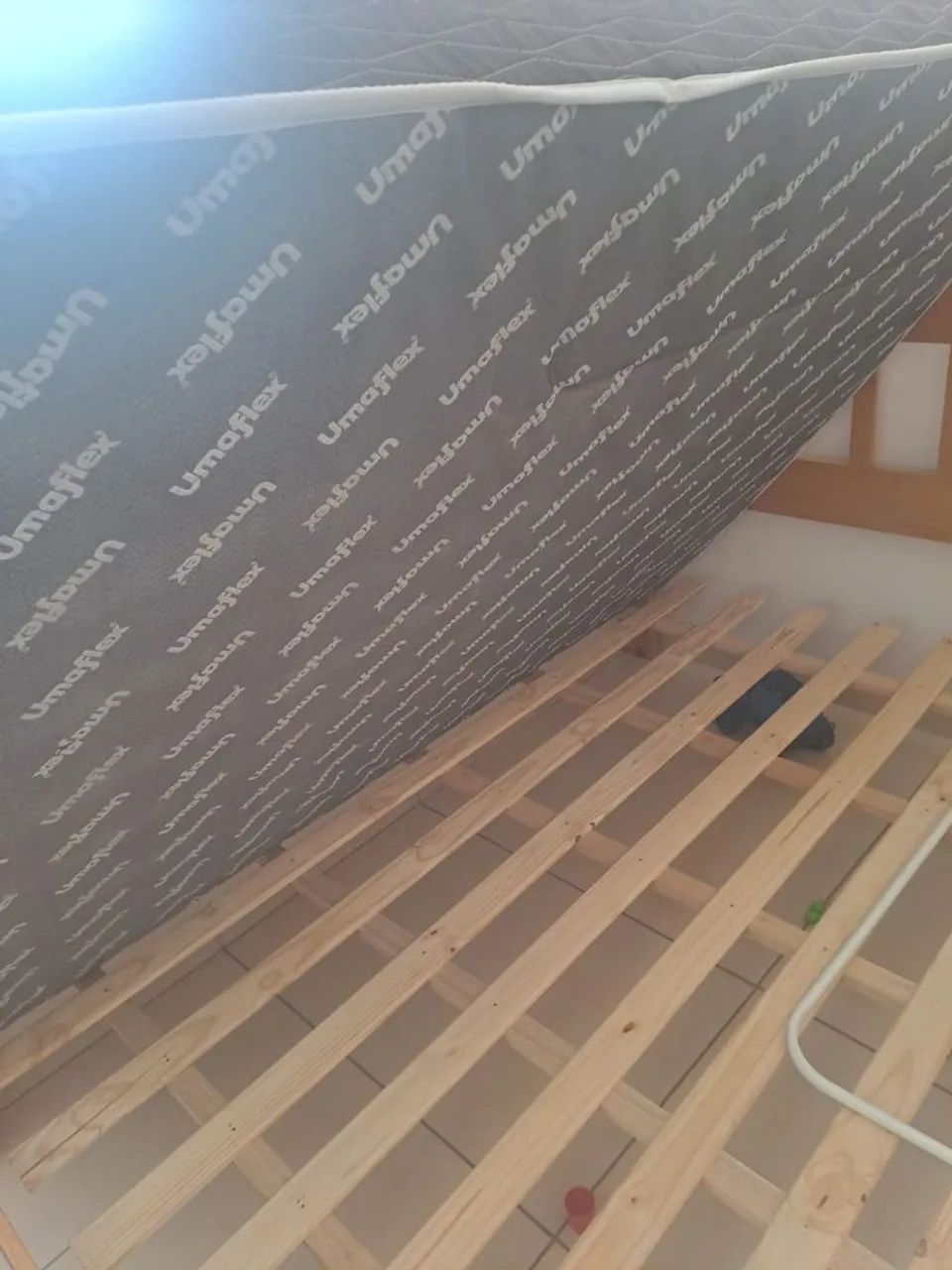 Cama de madeira com colchão - Usado só por criança! - Foto 5