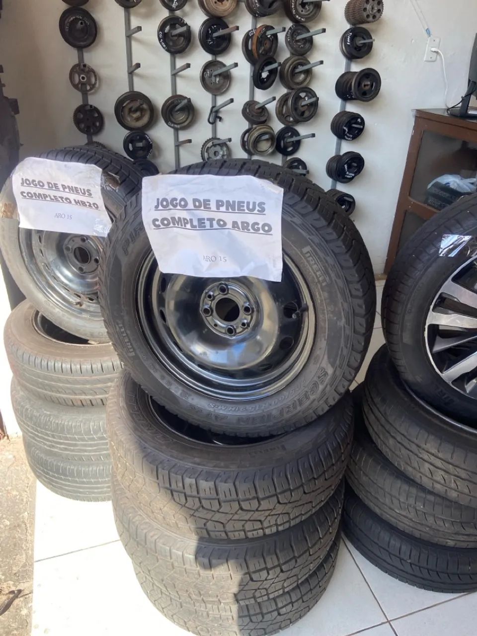 Vende se pneus com rodas do eco Sport,Argo Honda fit - Foto 3
