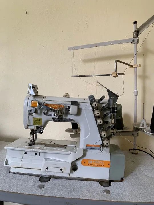 Máquina de Costura Galoneira Siruba F007K W122-364 - Excelente Estado!
