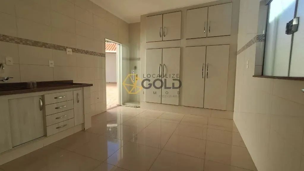 Casa com 2 Quartos, Área de serviço, e churrasqueira no Centro. - Foto 5