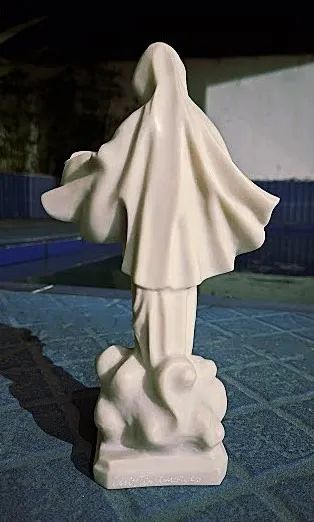 ESCULTURA MÁRMORE GREGO BRANCO, NOSSA SENHORA DA PAZ; PEÇA ÚNICAASSINADA, 23 CM ALTURA:  - Foto 3