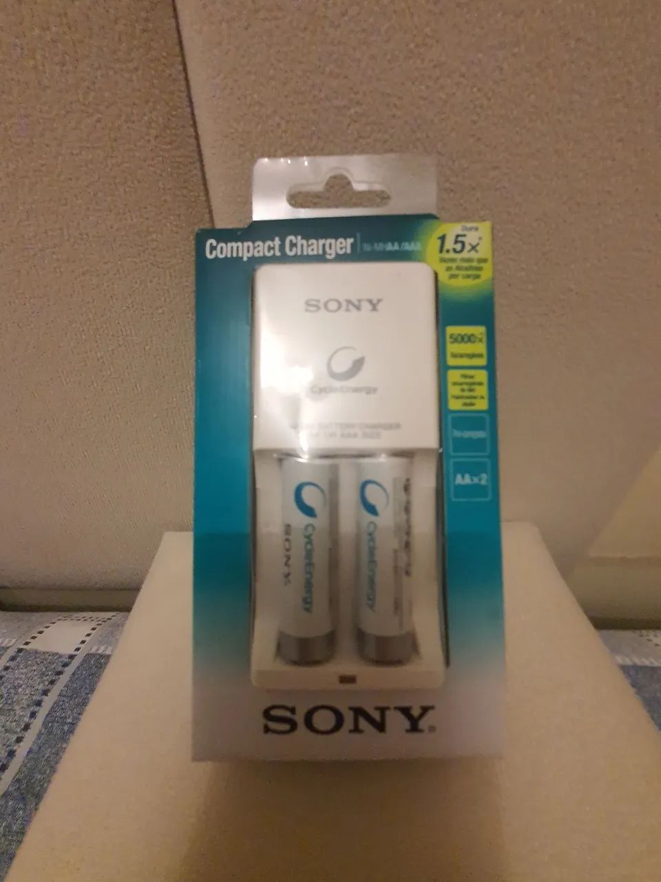 CARREGADOR DE PILHAS RECARREGAVEIS SONY - NOVO - Foto 3