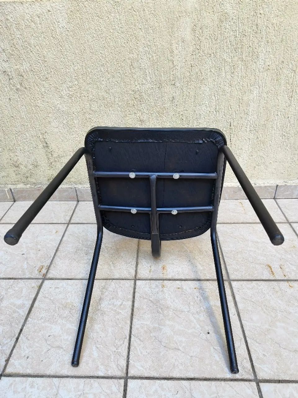 Cadeira Fixa Estofada em Couro Preto - Giroflex - Foto 3