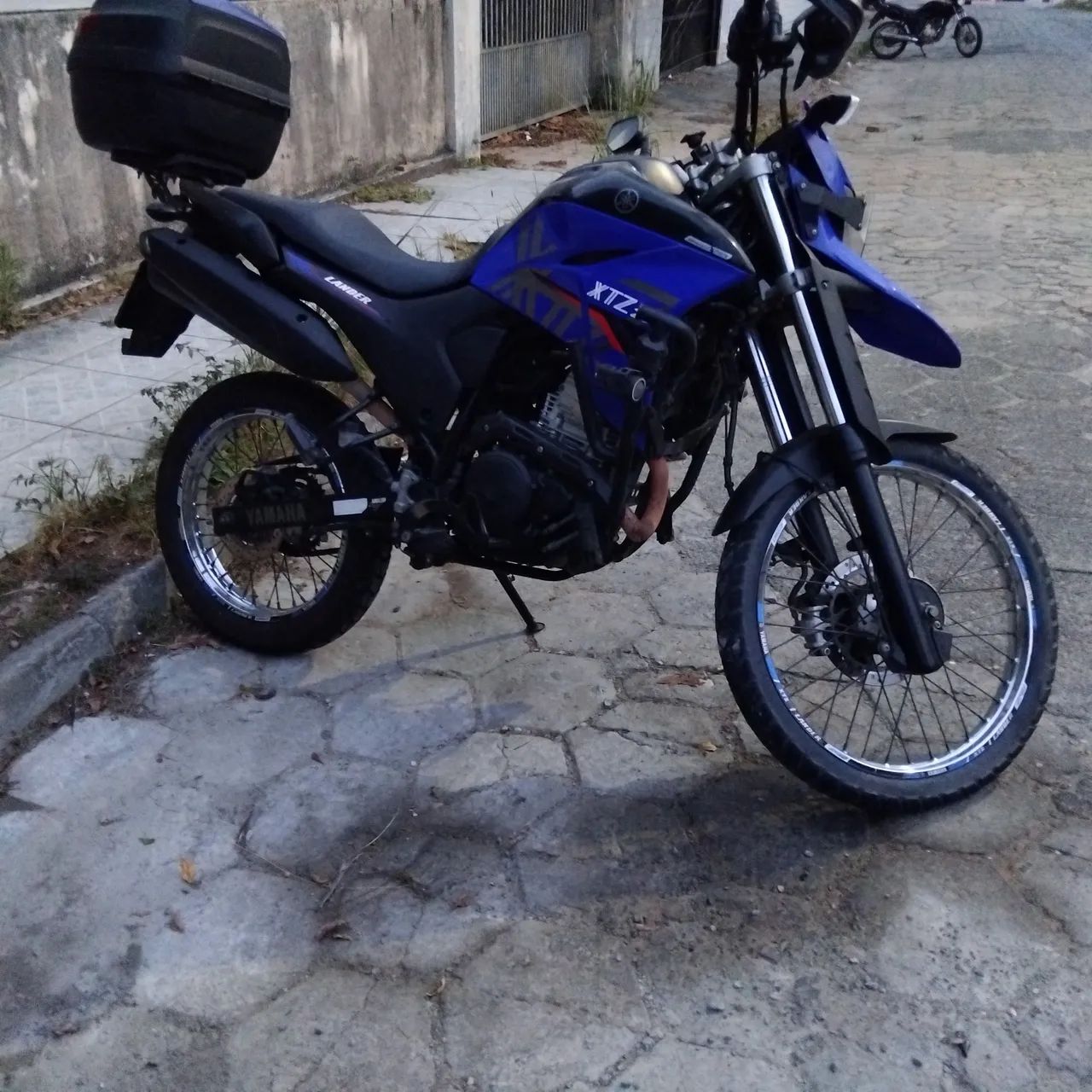 Moto XTZ lander 250