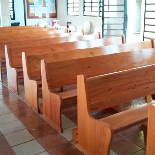 Bancos igreja quantidades