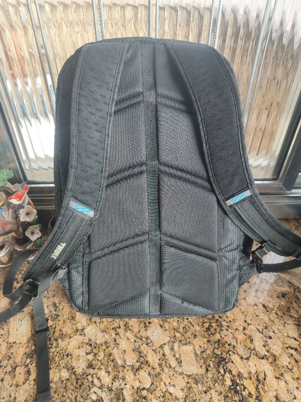 Mochila Thule Original diversos compartimentos ( leia o anúncio) - Foto 2