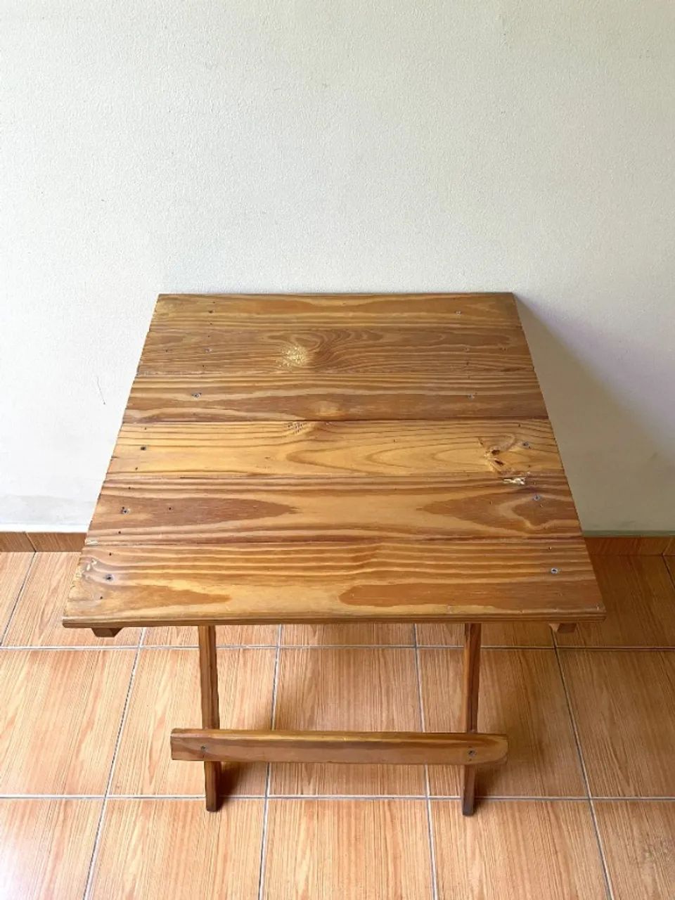 Mesa Dobrável Quadrada de Madeira64308481324930121
