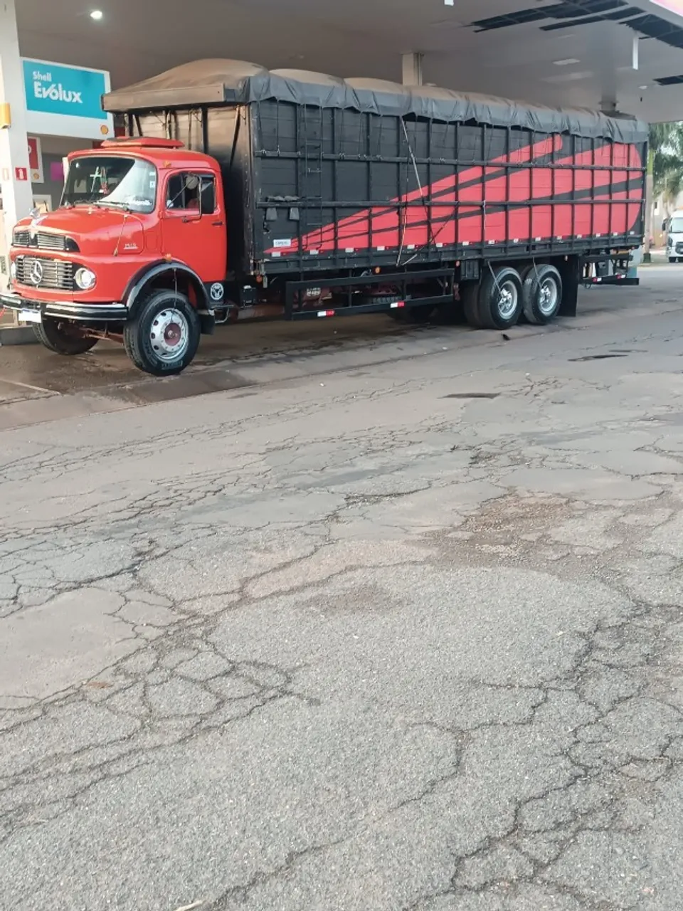 MB 1513 6x2 ano 1981