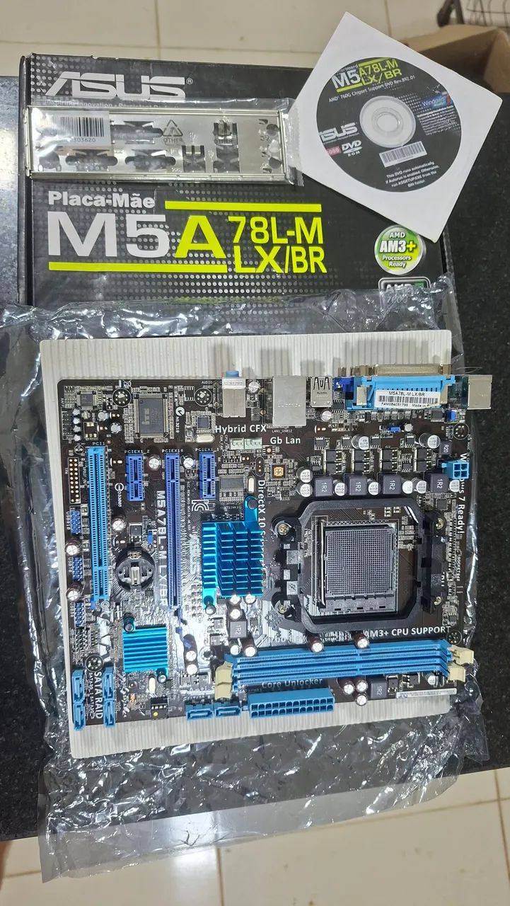 Placa mãe M5A 78L-M LX/BR sem imagem - Foto 6