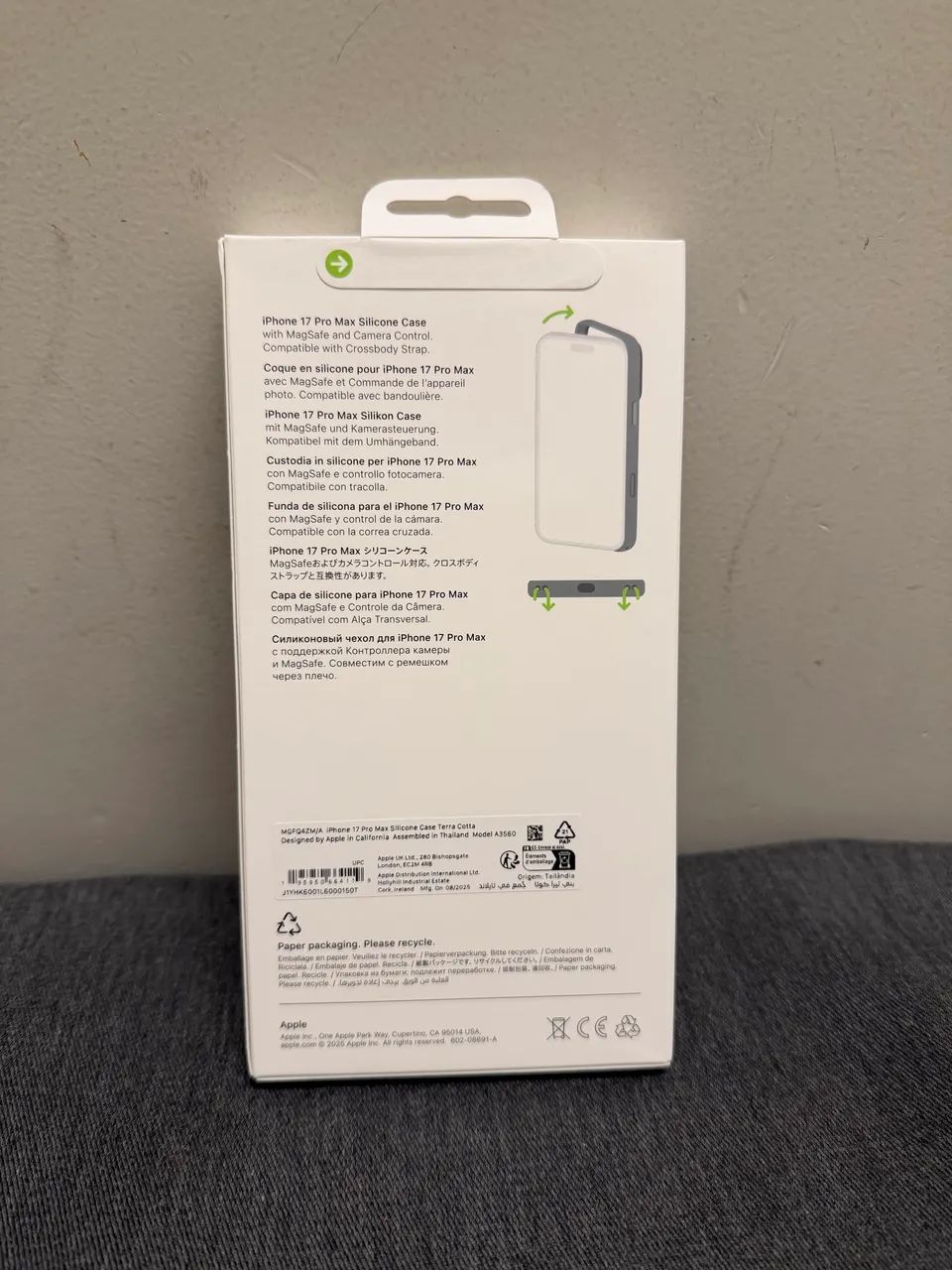 Capa IPhone 17 Pro Max (Lacrada) C/ Nota Fiscal - Foto 2