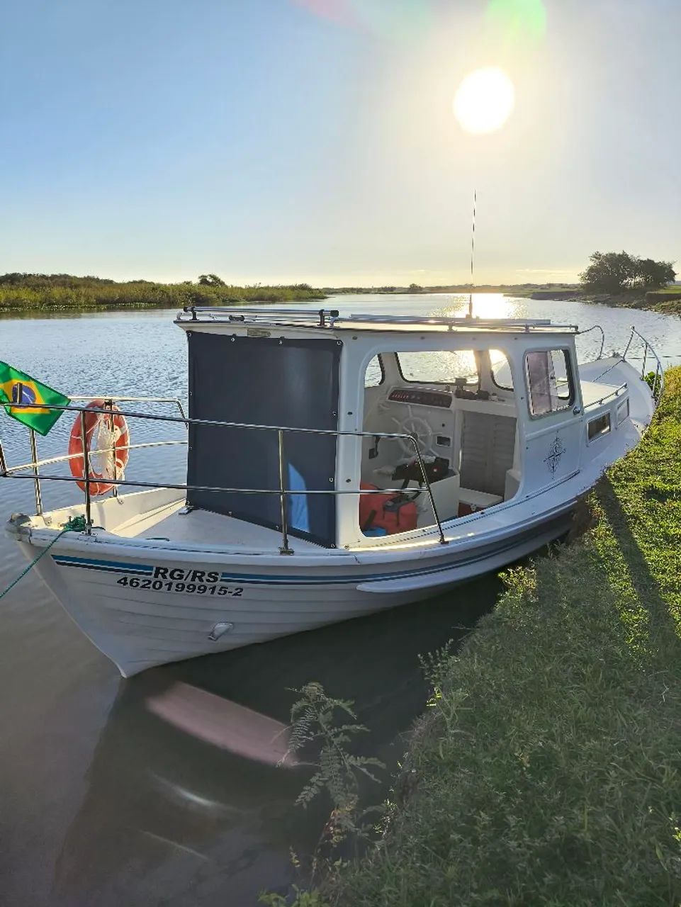 Barco todo em fibra 27 pés motor diesel - Foto 2