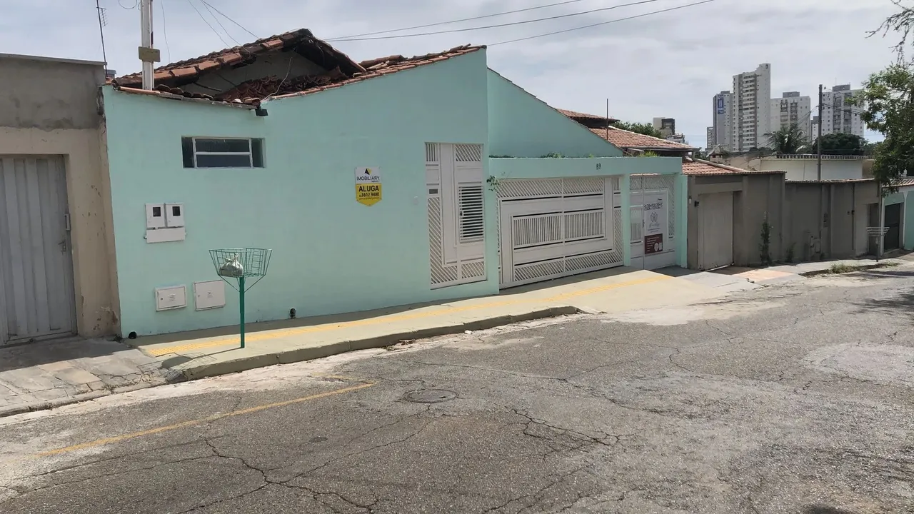 Casa no Setor dos Funcionários Casa de Rua com 4 Quarto(s) e 3 banheiro(s) à Venda, 204 po