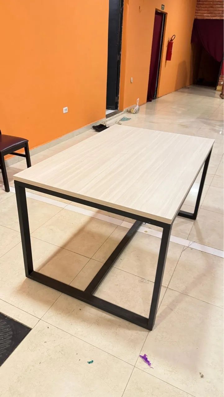 Mesa 136x90cm com 4 cadeiras  - Foto 4