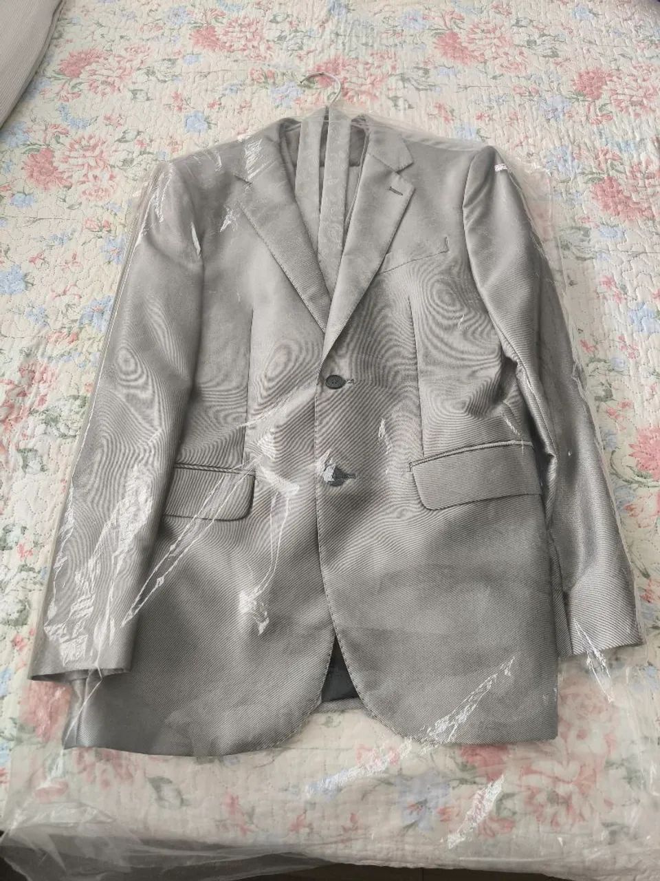Vendo Terno Novo