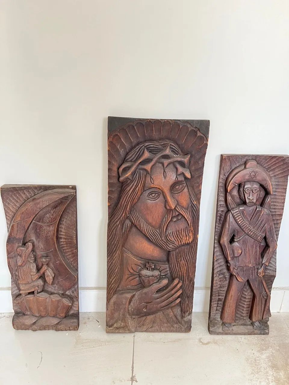 Esculturas em madeira entalhada - Conjunto decorativo