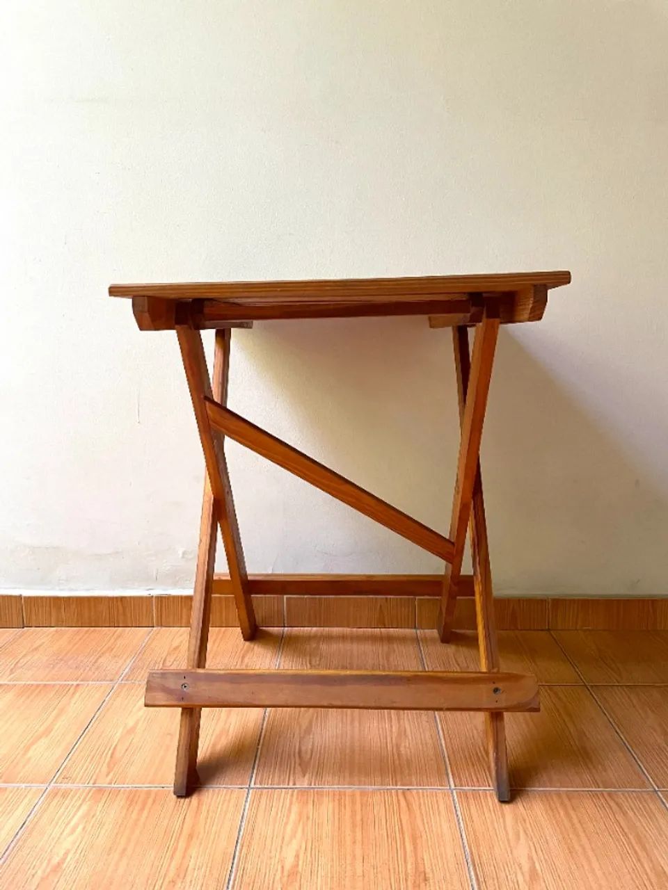 Mesa Dobrável Quadrada de Madeira64308481324930122