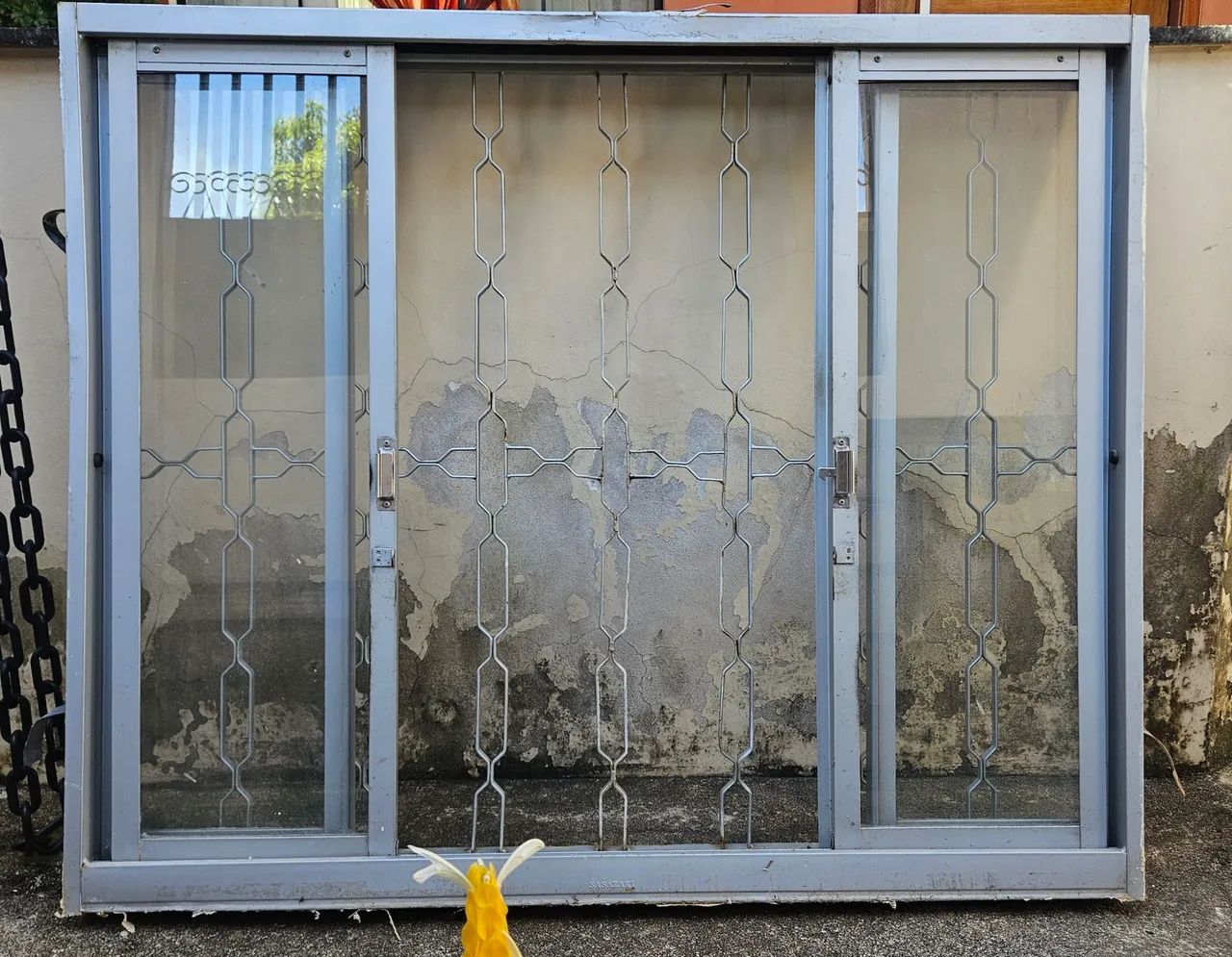 Janelas Sasazaki com grade - Produto Usado - Foto 2