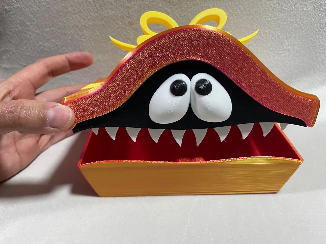 Caixa de presente divertida com dentes articulados  - Foto 2