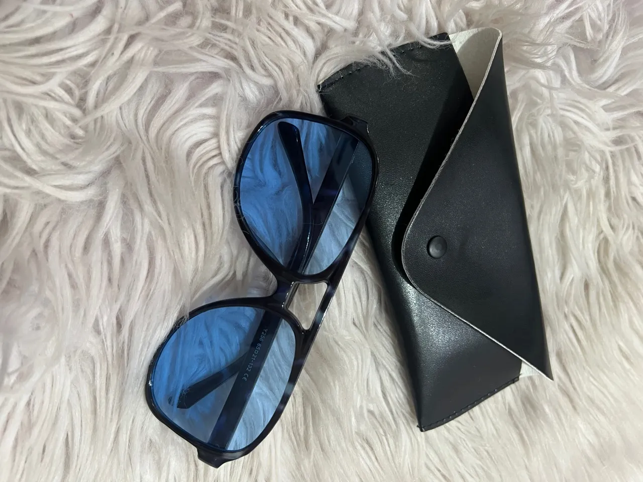 Óculos de Sol com Lentes Azuis - Estilo e Proteção