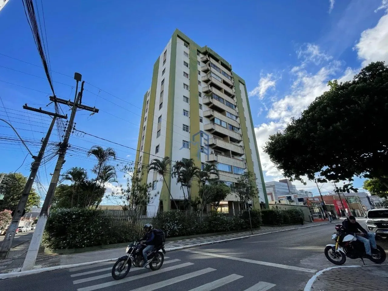 Apartamento mobiliado 2/4 sendo um suíte