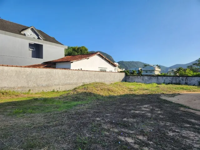 TERRENO EM CONDOMINIO FECHADO NO RECREIO DOS BANDEIRANTES