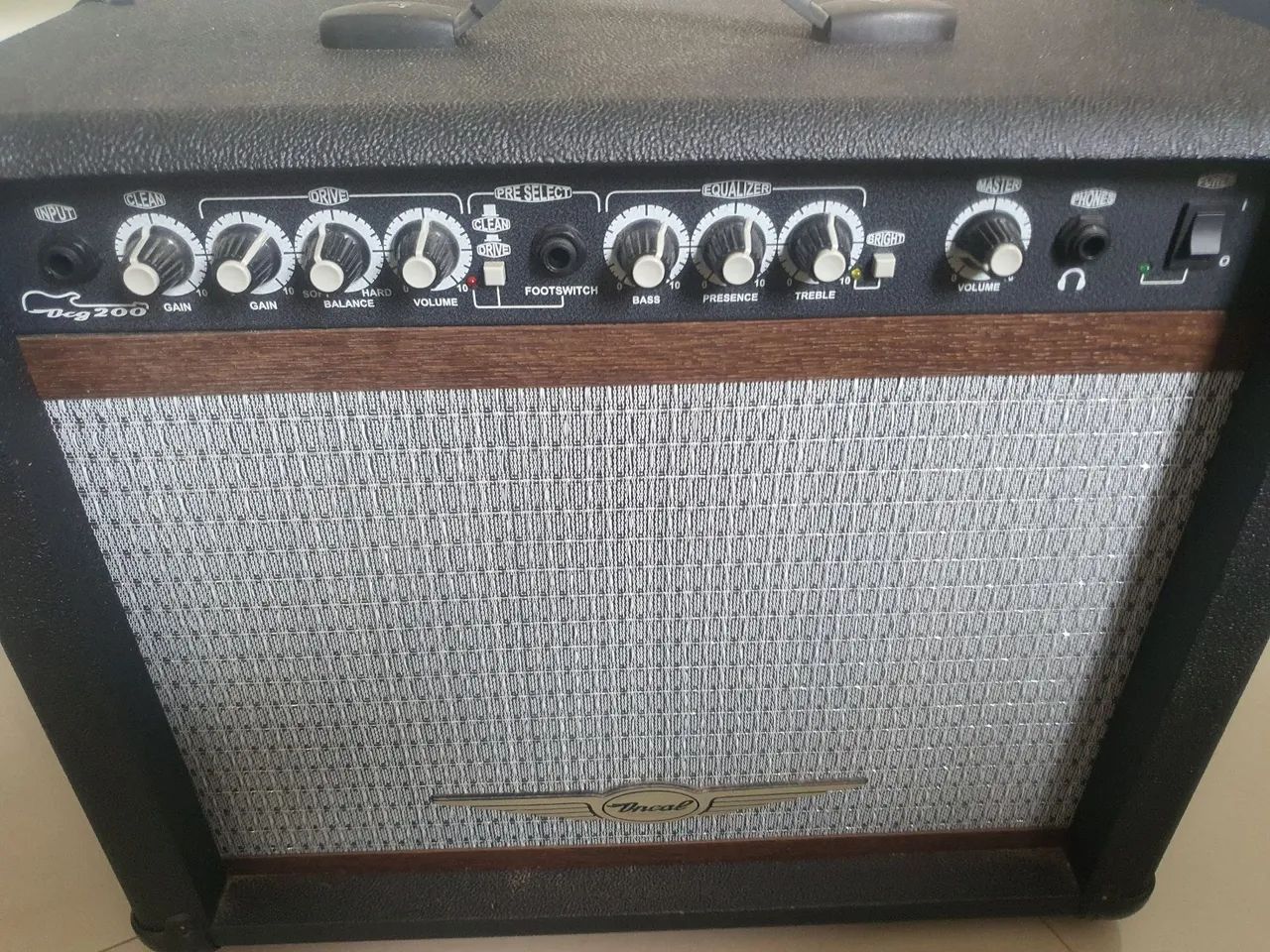 Amplificador de Guitarra64302954333185120