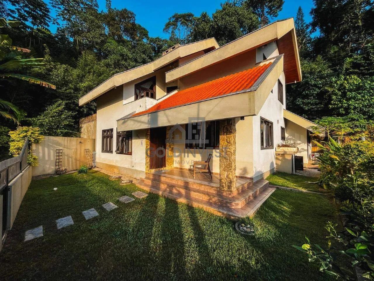 Casa para venda com 3 quartos sendo 1 suíte no bairro Santa Rita, Brusque.