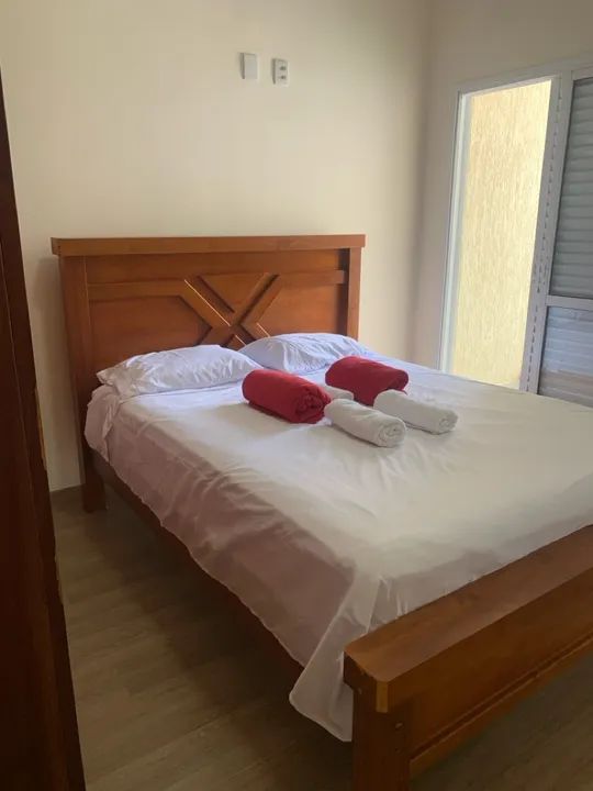 Cama de casal queen madeira 