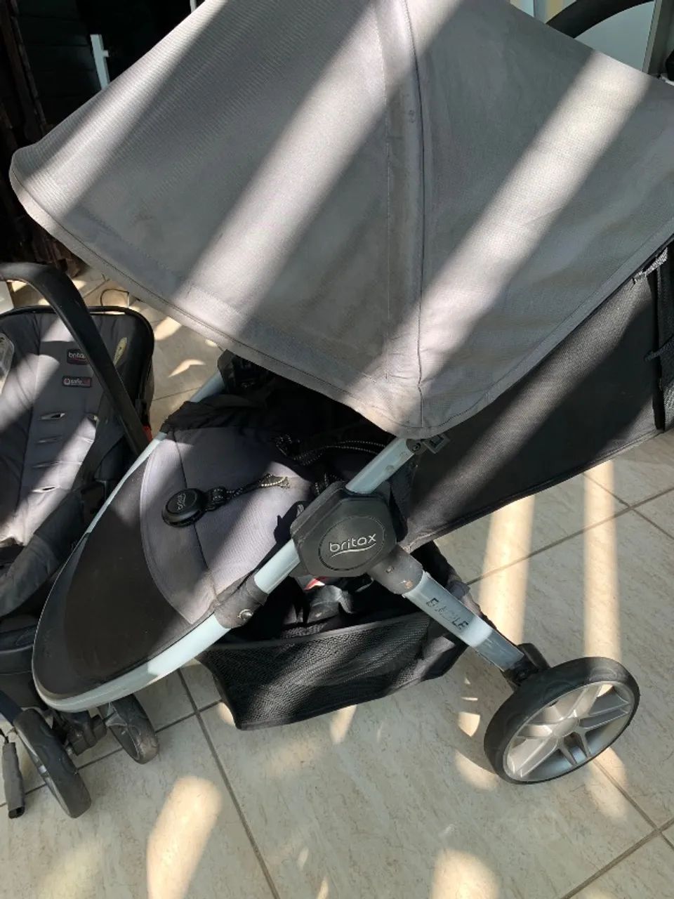 Carrinho e bebê conforto britax e base  - Foto 4