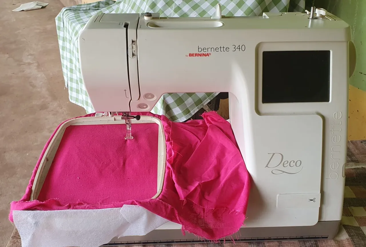 Máquina de Bordar Bernette 340 Deco