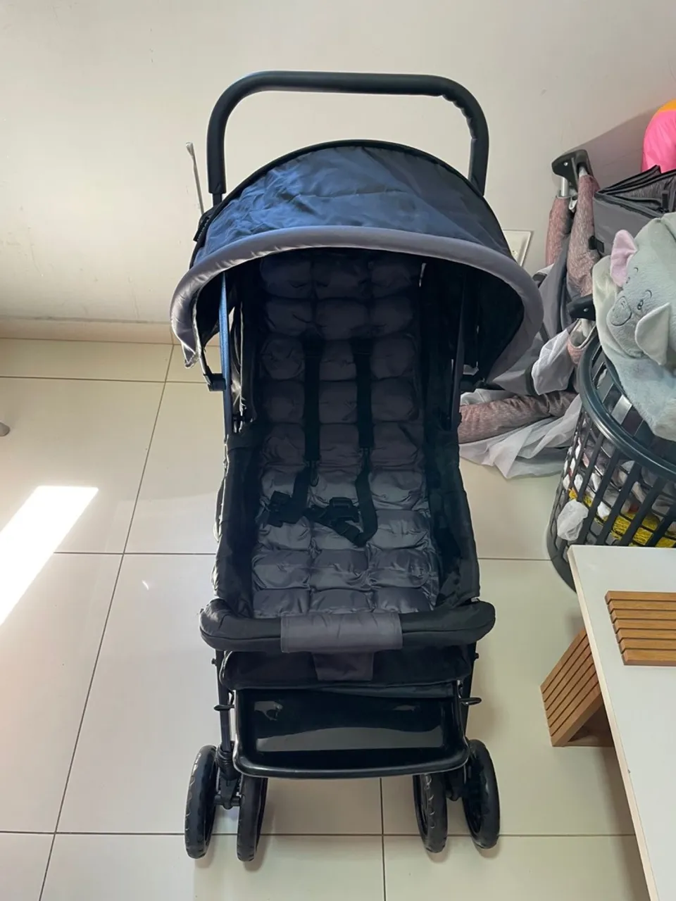 Carrinho de Bebê Compacto e Confortável