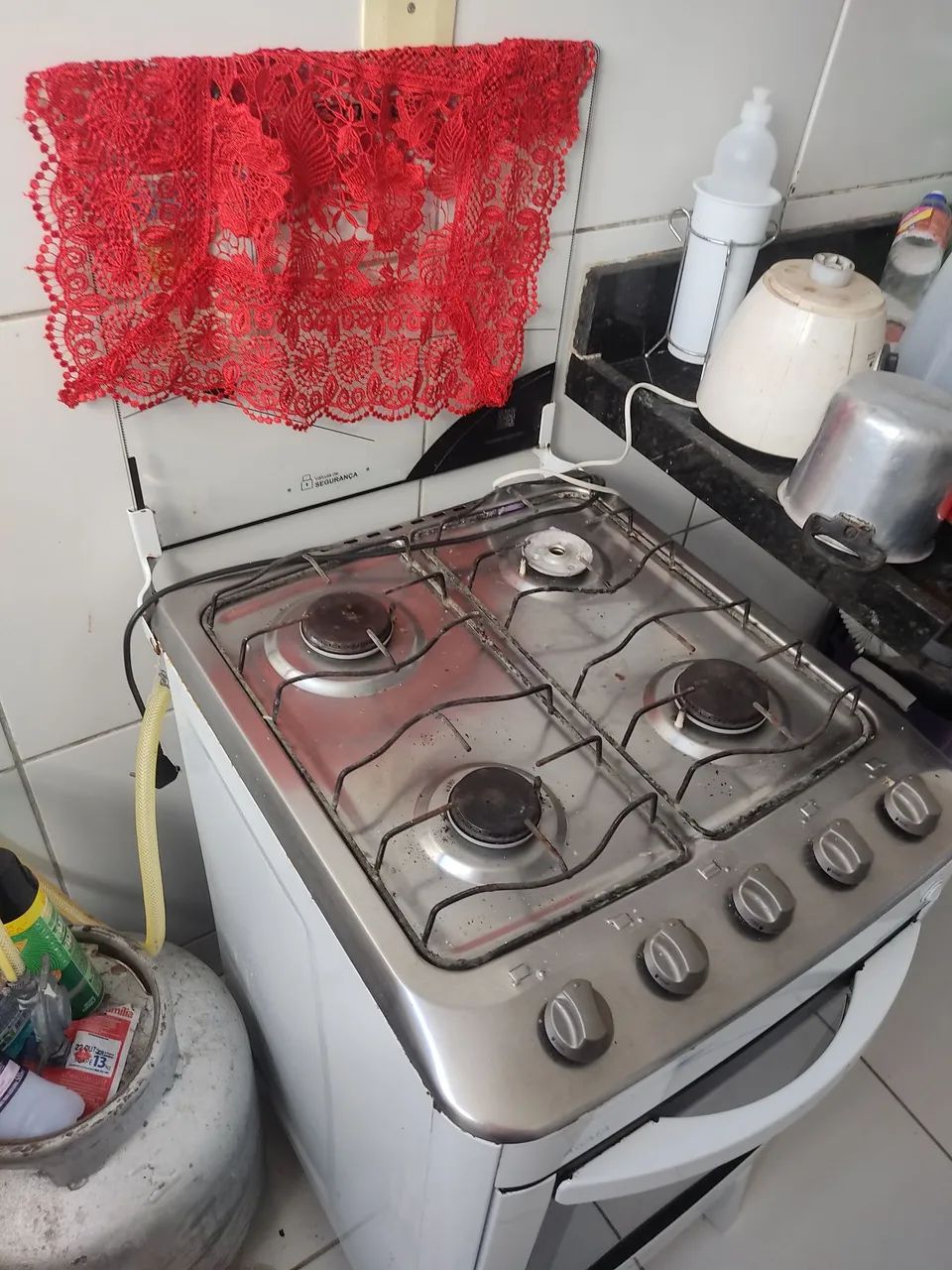 Geladeira, armário, fogão