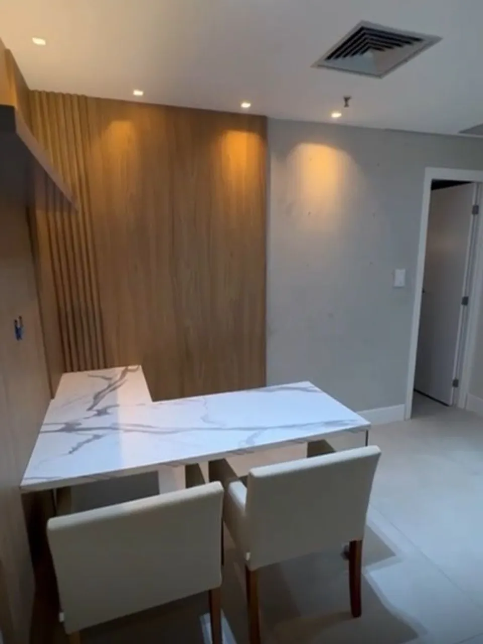 Sala Trade 2