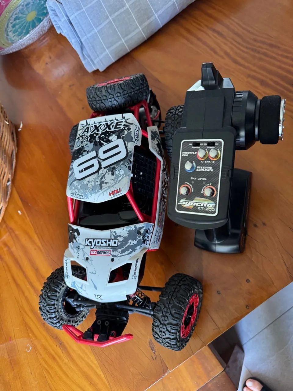 Carro de controle remoto Kyosho