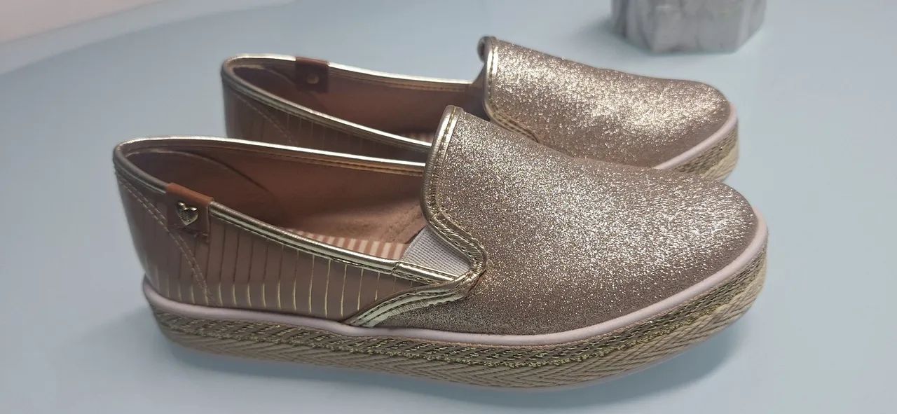 Sapatilha infantil glitter dourada