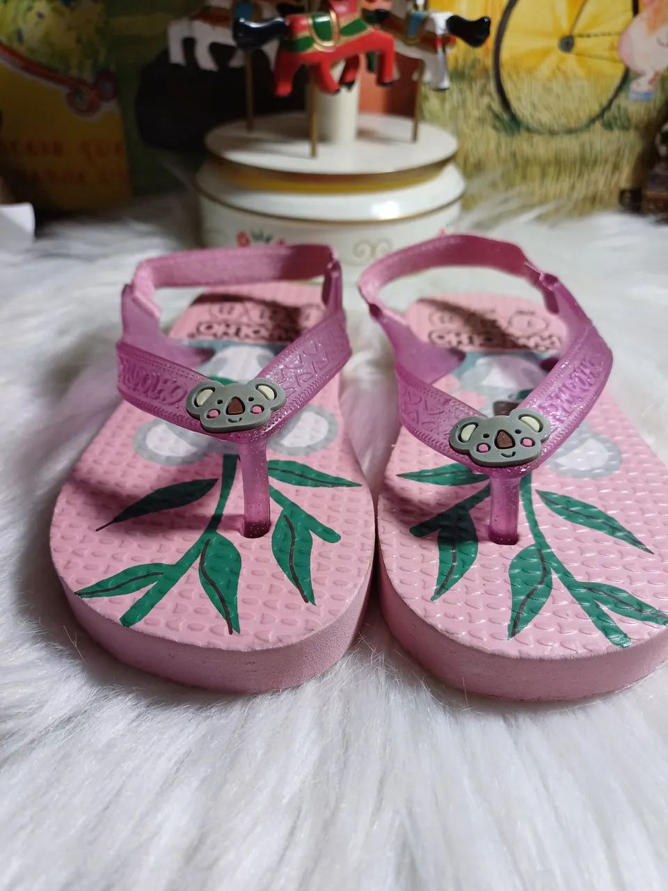 Chinelos Pimpolho novo rosa com detalhe de coala