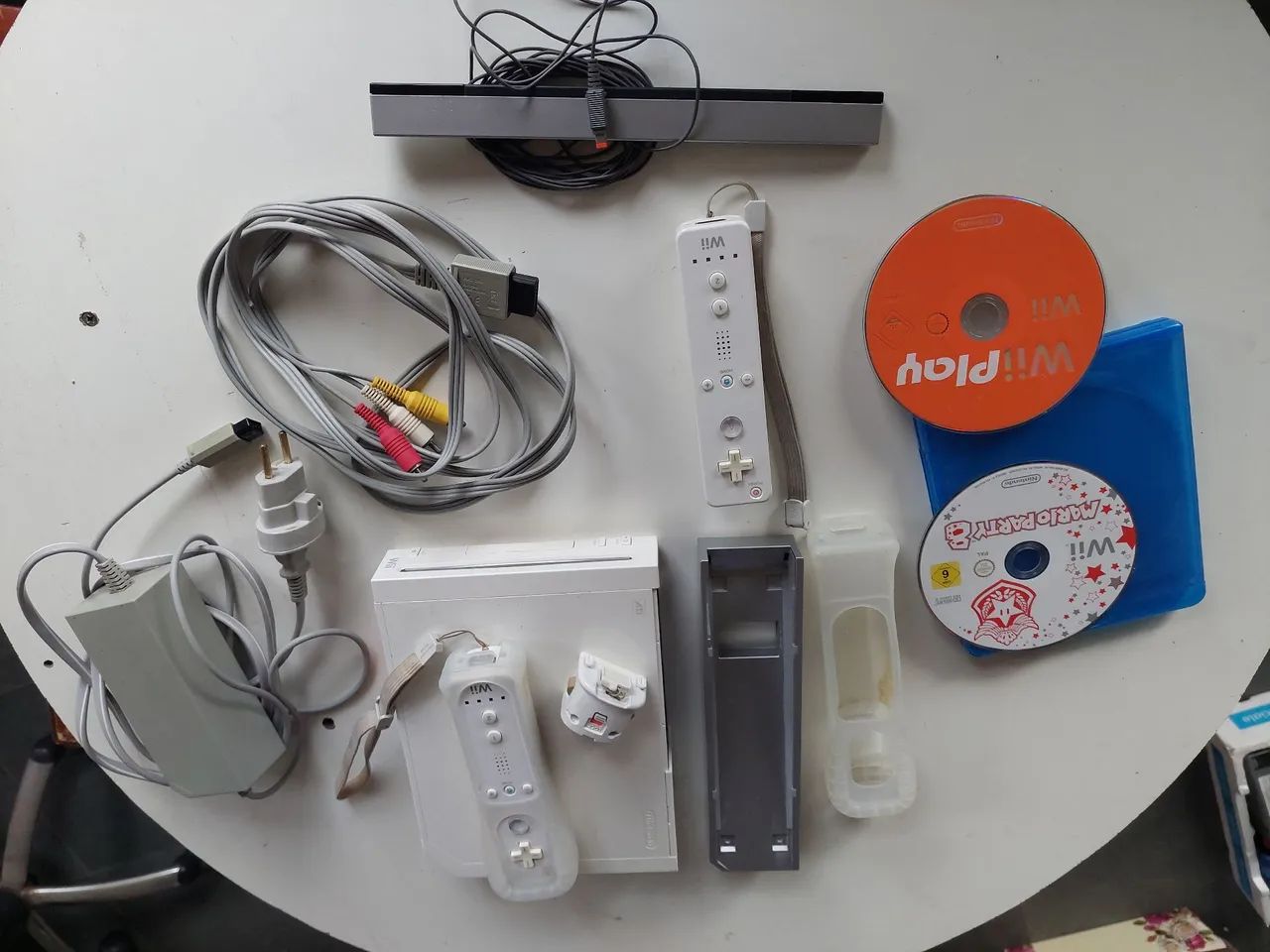 Nintendo Wii completo com 2 jogos