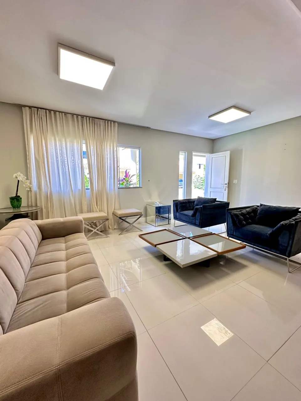Alugo Casa em Condomínio Mobiliada e Climatizada