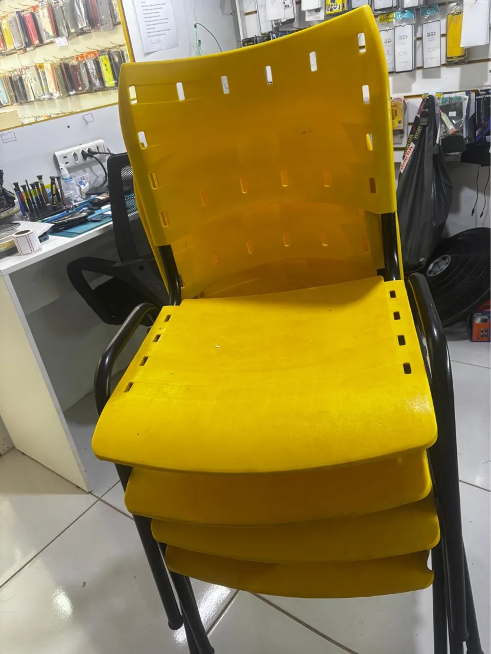 VENDO 4 CADEIRAS PARA ESCRITÓRIO