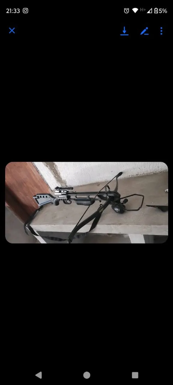Besta de Caça com Mira Óptica